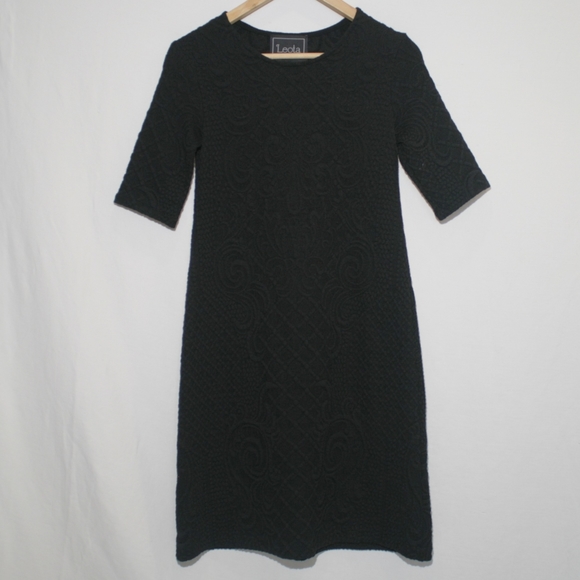 Leota Dresses & Skirts - Leota Black Embossed Pattern Dress 1/4 Sleeve Short Dress Size S